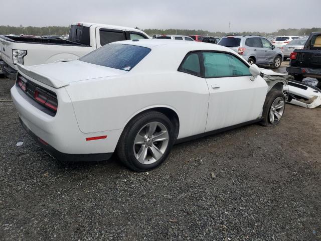 2C3CDZAG0JH252494 - 2018 DODGE CHALLENGER SXT WHITE photo 3