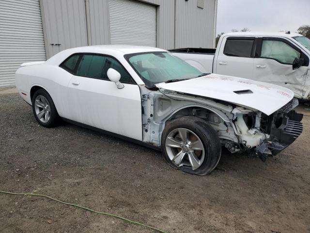 2C3CDZAG0JH252494 - 2018 DODGE CHALLENGER SXT WHITE photo 4