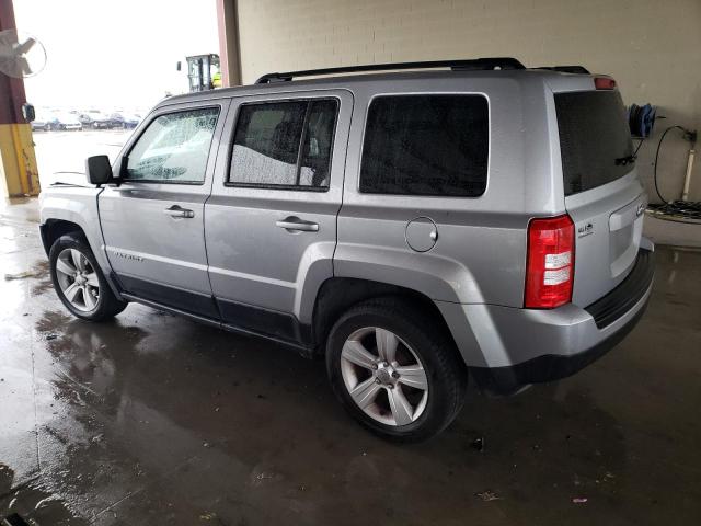 1C4NJPFA6GD810652 - 2016 JEEP PATRIOT LATITUDE SILVER photo 2