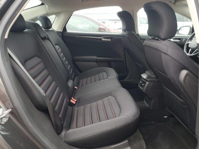 3FA6P0H74GR311616 - 2016 FORD FUSION SE GRAY photo 10