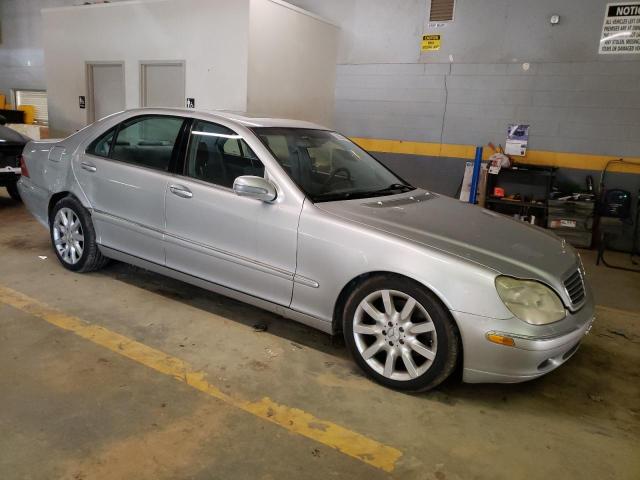 WDBNG70JXYA051142 - 2000 MERCEDES-BENZ S 430 SILVER photo 4