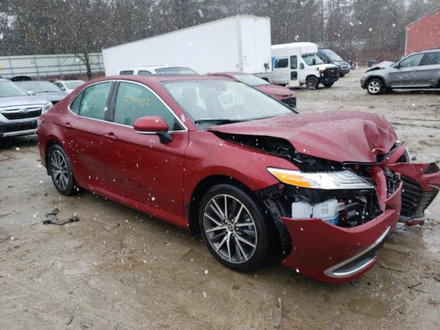 4T1F31AK5NU596340 - 2022 TOYOTA CAMRY XLE RED photo 4
