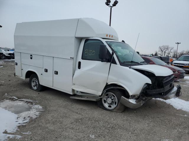 1GB0GRFG9K1250908 - 2019 CHEVROLET EXPRESS G3 WHITE photo 4