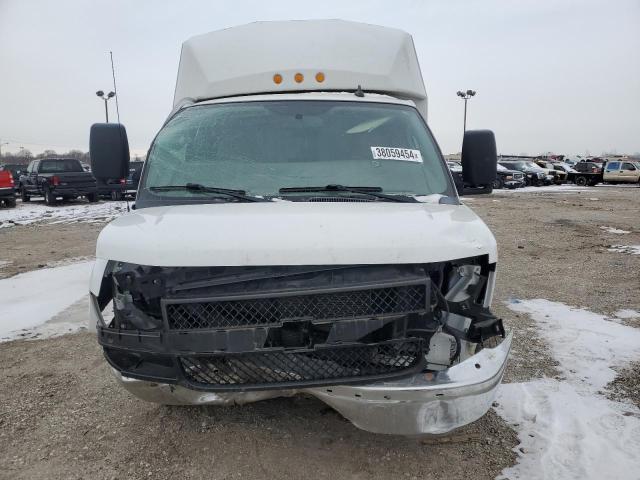 1GB0GRFG9K1250908 - 2019 CHEVROLET EXPRESS G3 WHITE photo 5