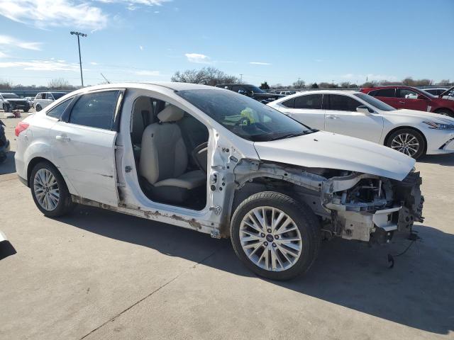 1FADP3J28GL336671 - 2016 FORD FOCUS TITANIUM WHITE photo 4