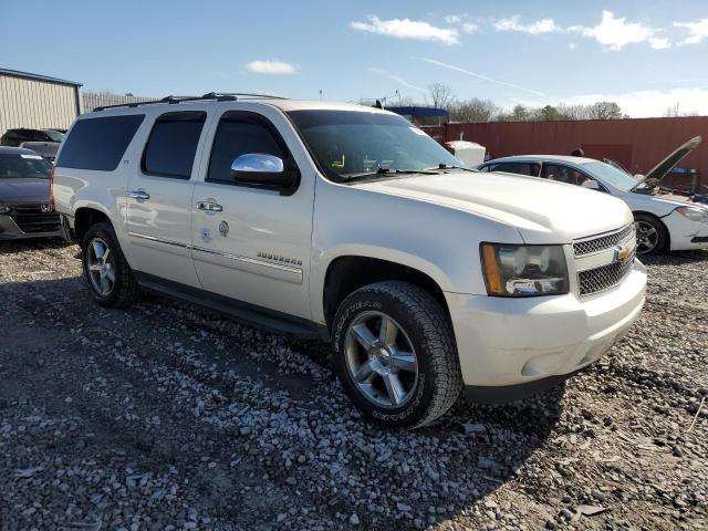 1GNSKKE38BR205847 - 2011 CHEVROLET SUBURBAN K1500 LTZ WHITE photo 4