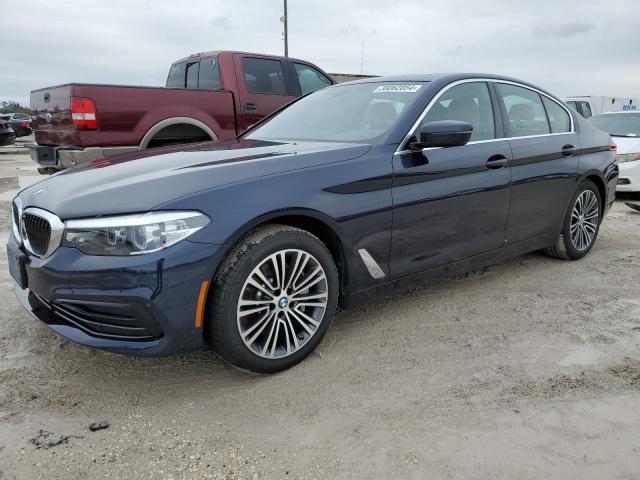 WBAJE7C58KWW10814 - 2019 BMW 540 XI BLUE photo 1