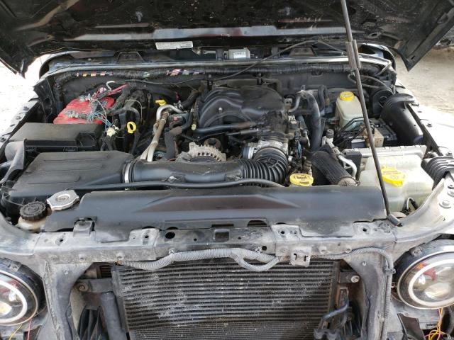 1C4BJWEG5DL657153 - 2013 JEEP WRANGLER U SAHARA BLACK photo 11