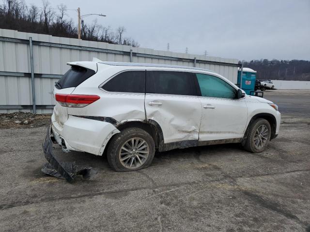 5TDJZRFH1KS725893 - 2019 TOYOTA HIGHLANDER SE WHITE photo 3