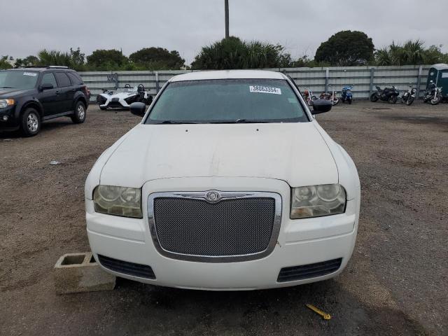 2C3KA43R46H297578 - 2006 CHRYSLER 300 WHITE photo 5