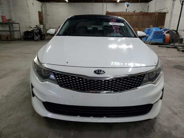 5XXGU4L30GG008396 - 2016 KIA OPTIMA EX WHITE photo 5