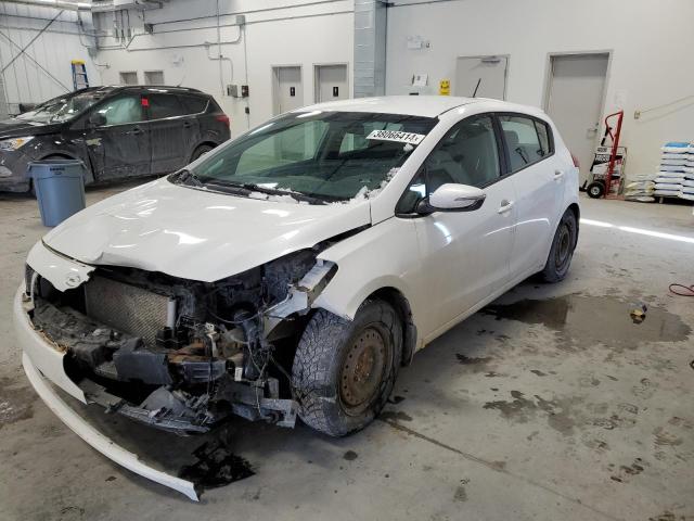 KNAFK5A85J5771397 - 2018 KIA FORTE LX WHITE photo 1