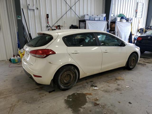 KNAFK5A85J5771397 - 2018 KIA FORTE LX WHITE photo 3