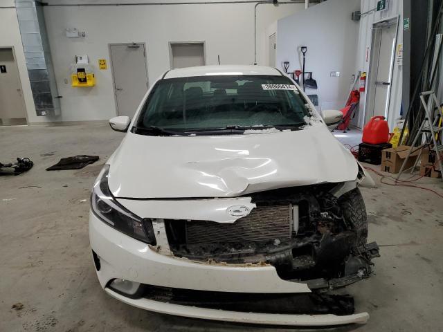 KNAFK5A85J5771397 - 2018 KIA FORTE LX WHITE photo 5