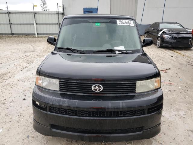 JTLKT324350220567 - 2005 TOYOTA SCION XB BLACK photo 5