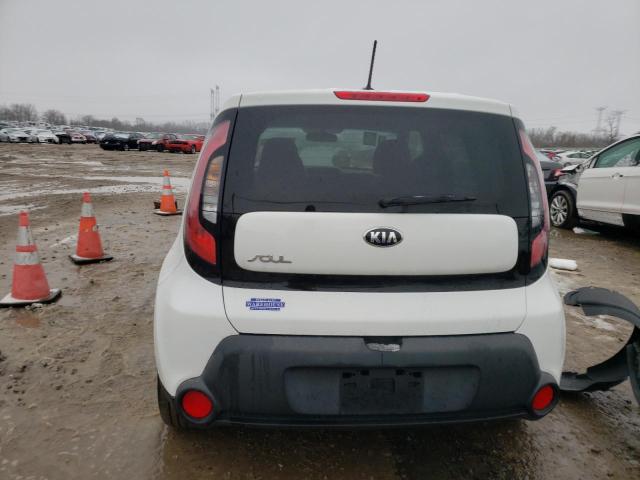 KNDJN2A27G7374222 - 2016 KIA SOUL WHITE photo 6