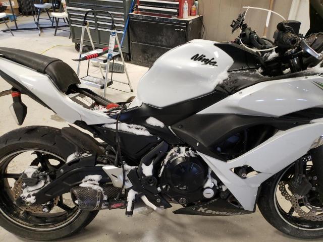 JKAEXEJ18HDA00481 - 2017 KAWASAKI EX650 J თეთრი ფოტო 5