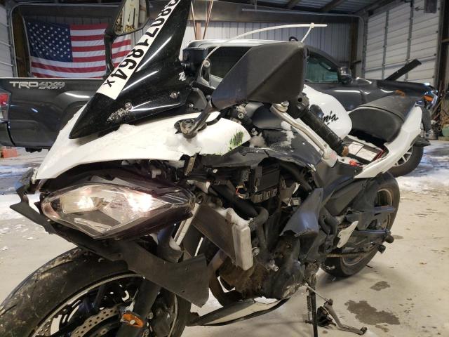 JKAEXEJ18HDA00481 - 2017 KAWASAKI EX650 J თეთრი ფოტო 9