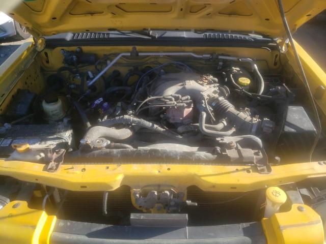 1N6ED26Y62C391348 - 2002 NISSAN FRONTIER KING CAB XE YELLOW photo 11