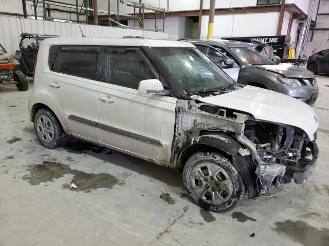 KNDJT2A5XC7407627 - 2012 KIA SOUL WHITE photo 4