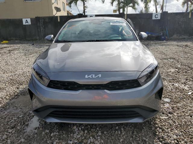 3KPF24AD7RE706691 - 2024 KIA FORTE LX GRAY photo 5