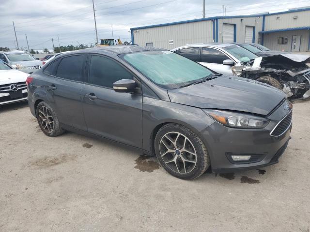 1FADP3H20HL241142 - 2017 FORD FOCUS SEL GRAY photo 4