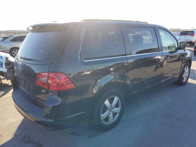 2V4RW3DG8BR625646 - 2011 VOLKSWAGEN ROUTAN SE BLACK photo 3