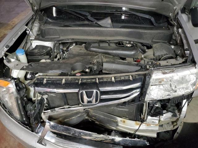 5FNYF4H20EB014004 - 2014 HONDA PILOT LX SILVER photo 12