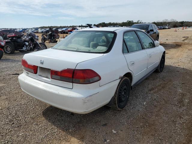 1HGCG66592A102362 - 2002 HONDA ACCORD LX WHITE photo 3