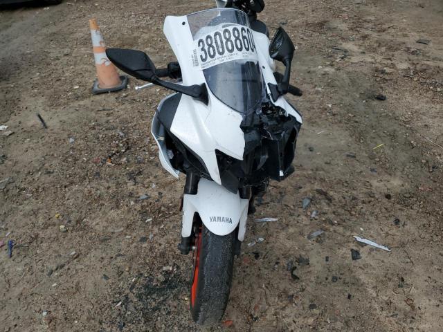 JYARM38E1PA006127 - 2023 YAMAHA YZFR7 WHITE photo 7