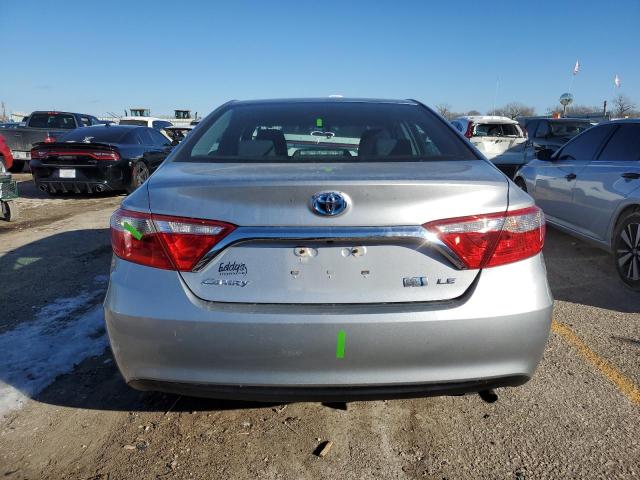 4T1BD1FK2HU215178 - 2017 TOYOTA CAMRY HYBRID SILVER photo 6