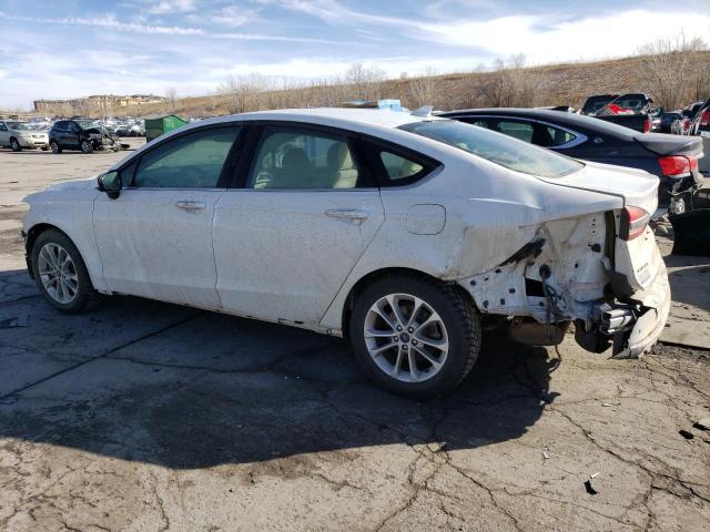 3FA6P0HDXLR250076 - 2020 FORD FUSION SE WHITE photo 2