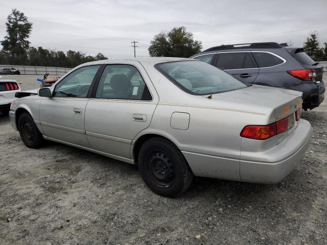 4T1BG22K5YU698846 - 2000 TOYOTA CAMRY CE SILVER photo 2