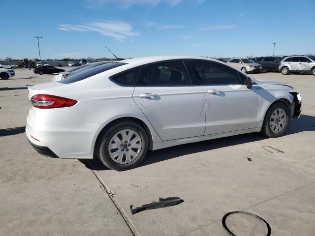 3FA6P0G76KR171417 - 2019 FORD FUSION S WHITE photo 3