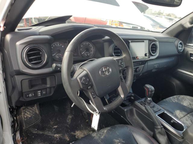 5TFCZ5AN2KX198102 - 2019 TOYOTA TACOMA DOUBLE CAB 白色 照片 8