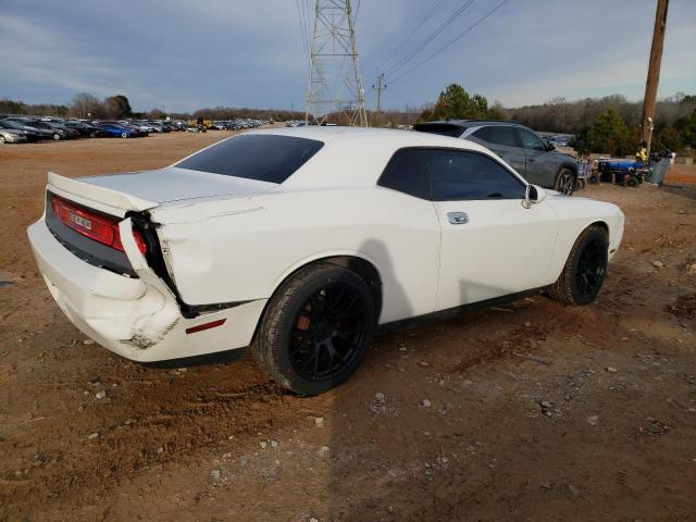 2B3CJ4DV3AH215815 - 2010 DODGE CHALLENGER SE WHITE photo 3