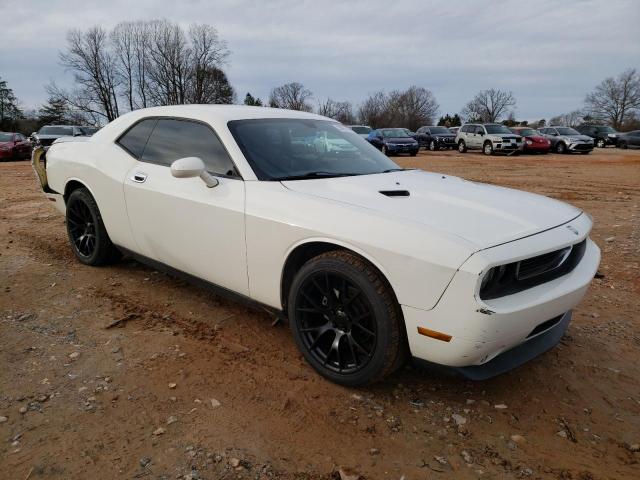 2B3CJ4DV3AH215815 - 2010 DODGE CHALLENGER SE WHITE photo 4