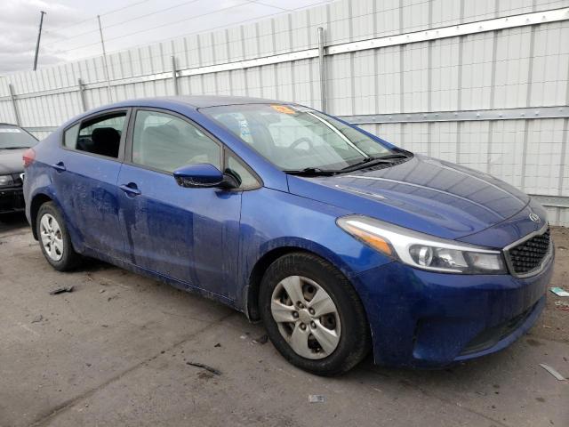 3KPFK4A7XHE069823 - 2017 KIA FORTE LX BLUE photo 4