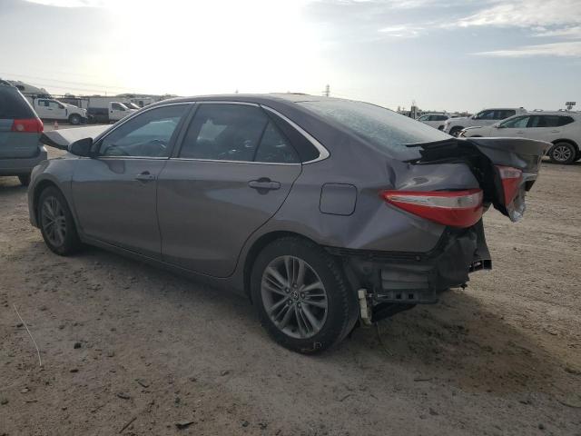 4T1BF1FK6GU547570 - 2016 TOYOTA CAMRY LE GRAY photo 2