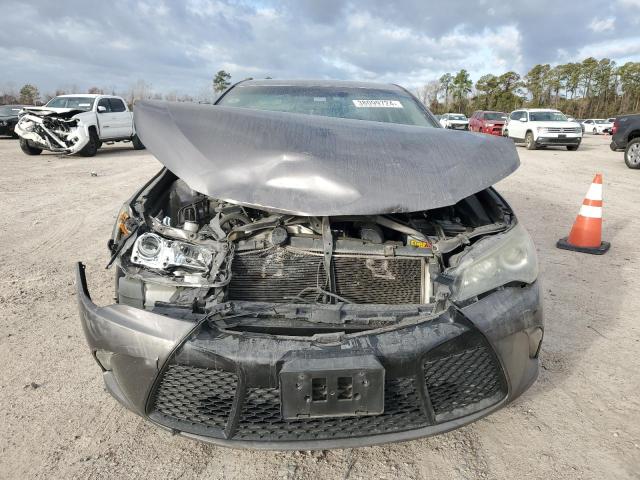 4T1BF1FK6GU547570 - 2016 TOYOTA CAMRY LE GRAY photo 5