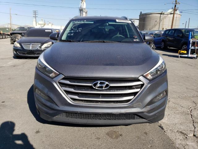 KM8J33A4XHU305360 - 2017 HYUNDAI TUCSON LIMITED GRAY photo 5