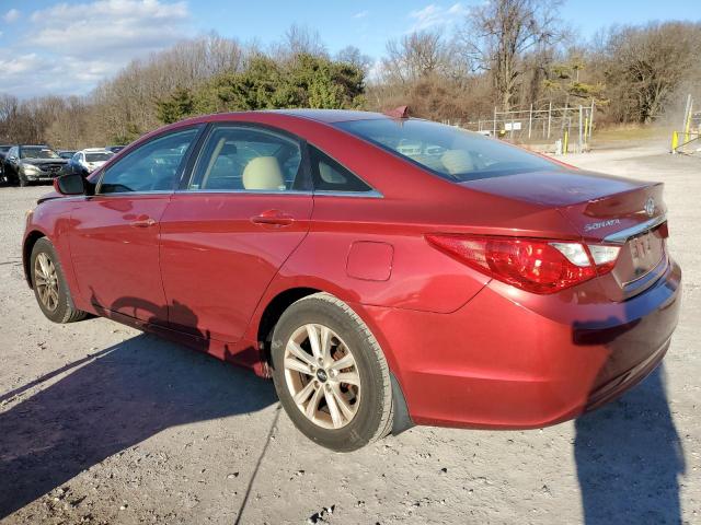 5NPEB4AC9DH566215 - 2013 HYUNDAI SONATA GLS RED photo 2