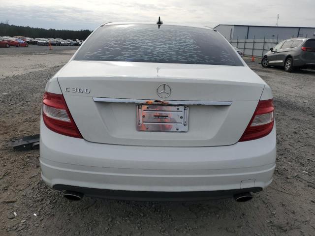 WDDGF5EB1BR138171 - 2011 MERCEDES-BENZ C 300 WHITE photo 6