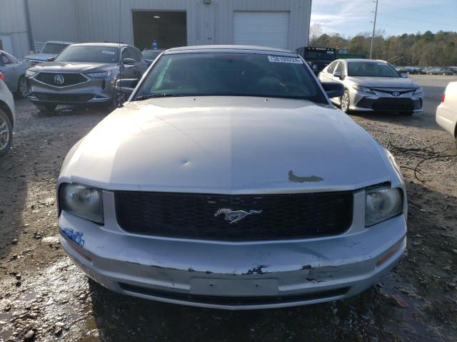 1ZVFT84NX75358982 - 2007 FORD MUSTANG SILVER photo 5