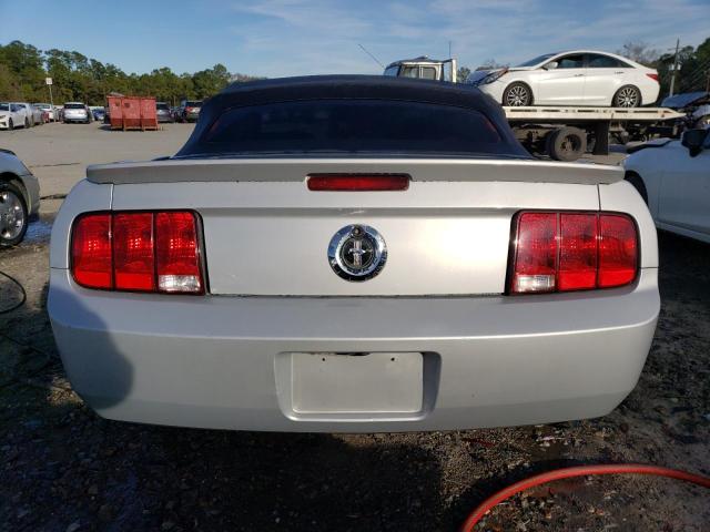1ZVFT84NX75358982 - 2007 FORD MUSTANG SILVER photo 6