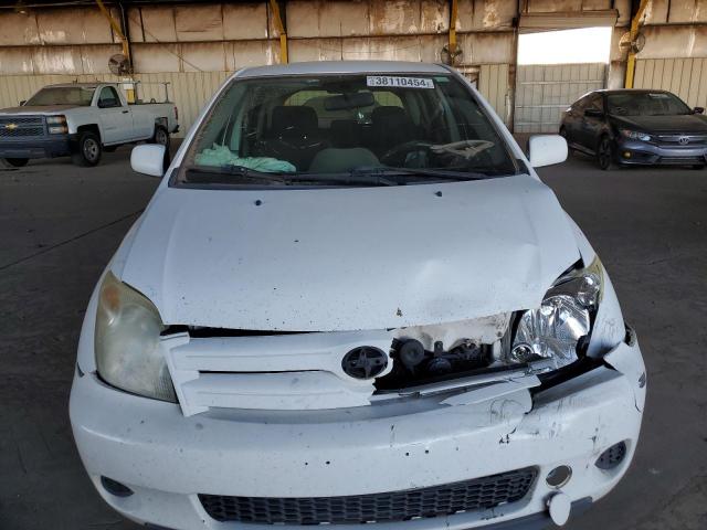 JTKKT604X50104145 - 2005 TOYOTA SCION XA WHITE photo 5