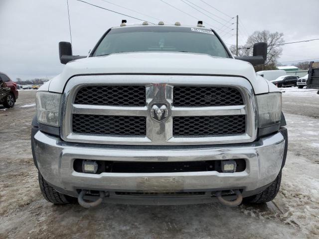 3C7WRNEL0GG135276 - 2016 RAM 5500 WHITE photo 5