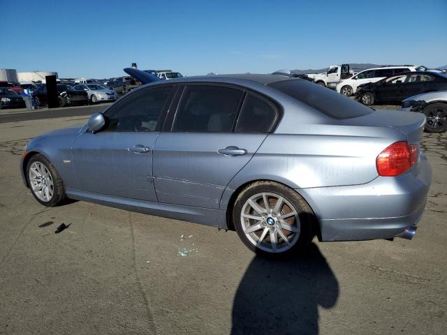 WBAPH77599NL85217 - 2009 BMW 328 I BLUE photo 2