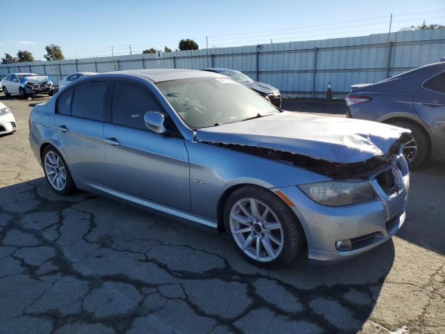 WBAPH77599NL85217 - 2009 BMW 328 I BLUE photo 4