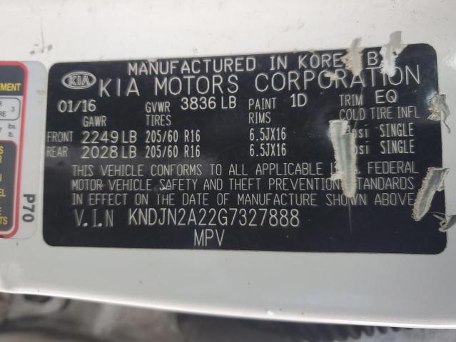 KNDJN2A22G7327888 - 2016 KIA SOUL WHITE photo 12